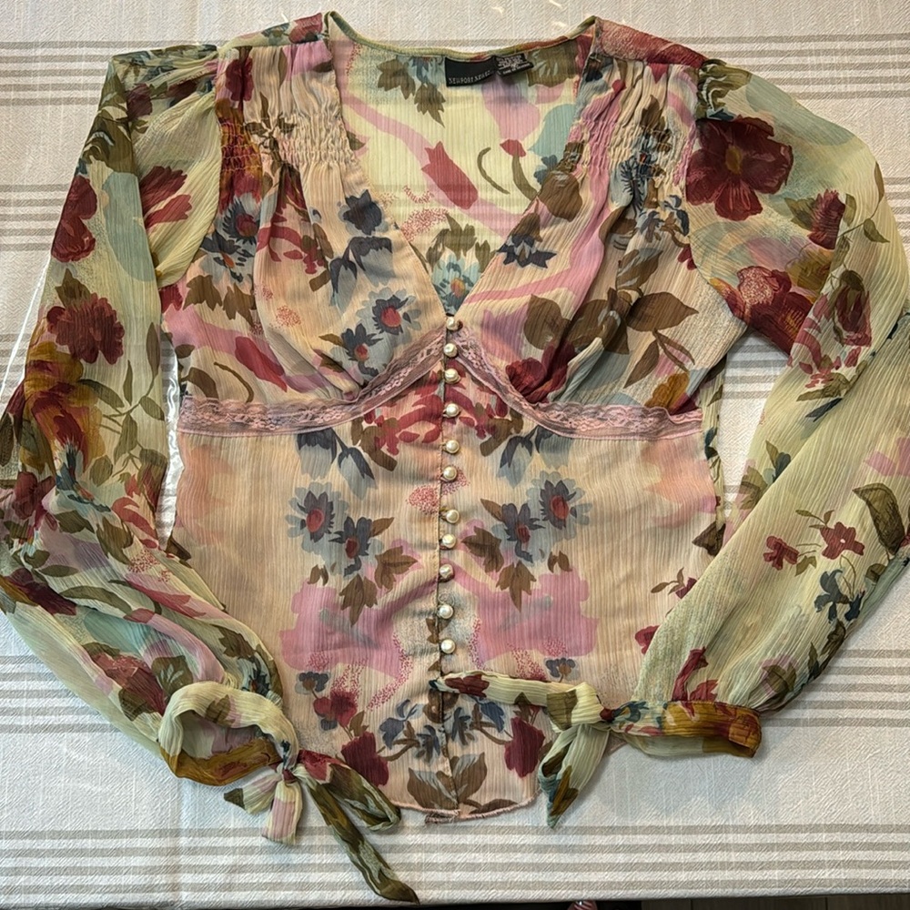 Newport News Floral Sheer Button-Front Blouse Size 8 Small Flaw